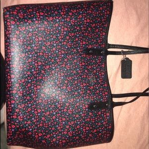 Reversible black /Floral authentic Coach tote bag